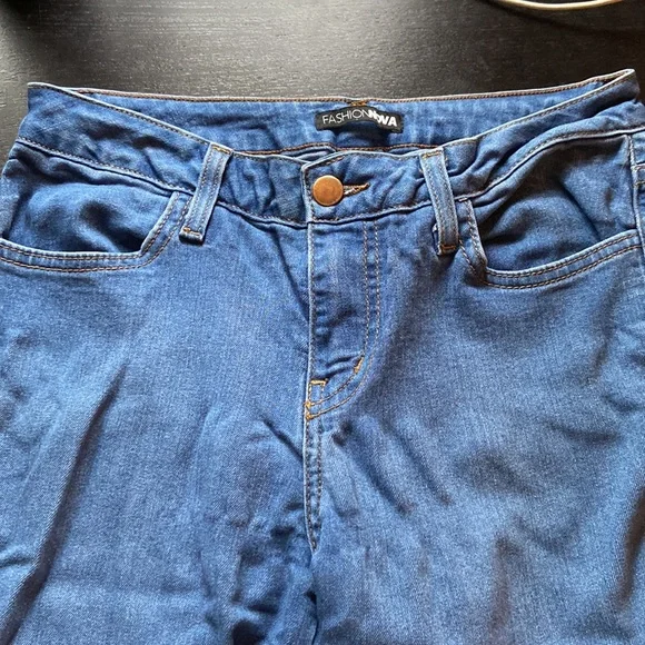 Fashionnova Mid-rise Skinny Jeans Medium Wash - Picture 5 of 6